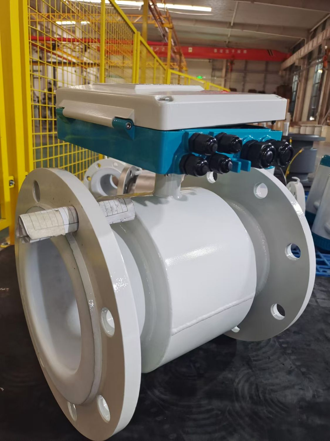 different  view direction type   compact version  electromagnetic flow meter 